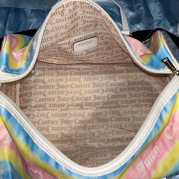 JC Weekender 💘 - Picture 2 of 3